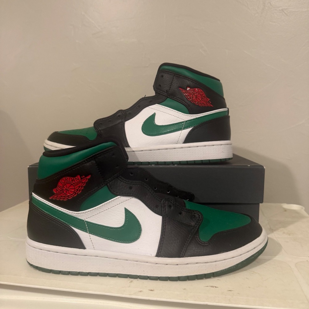 Jordan Air Jordan 1 Mid Mens 9 Pine Green Good 554724-067 Black White Sneaker